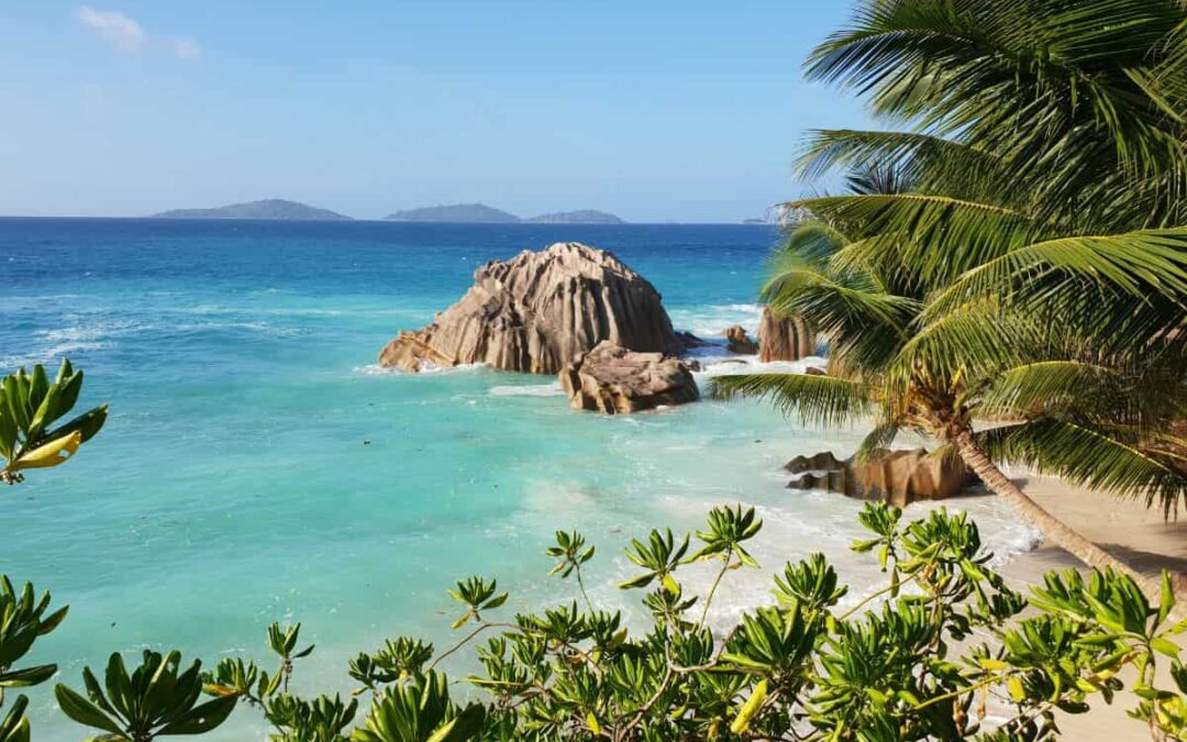 Ultimate luxury Seychelles: sun, sand and serenity