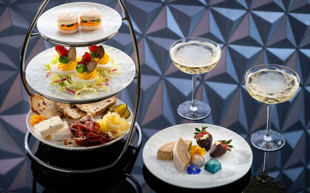 $180+ Fireworks Viewing Experience at GEO-82 Spaceship Earth Lounge