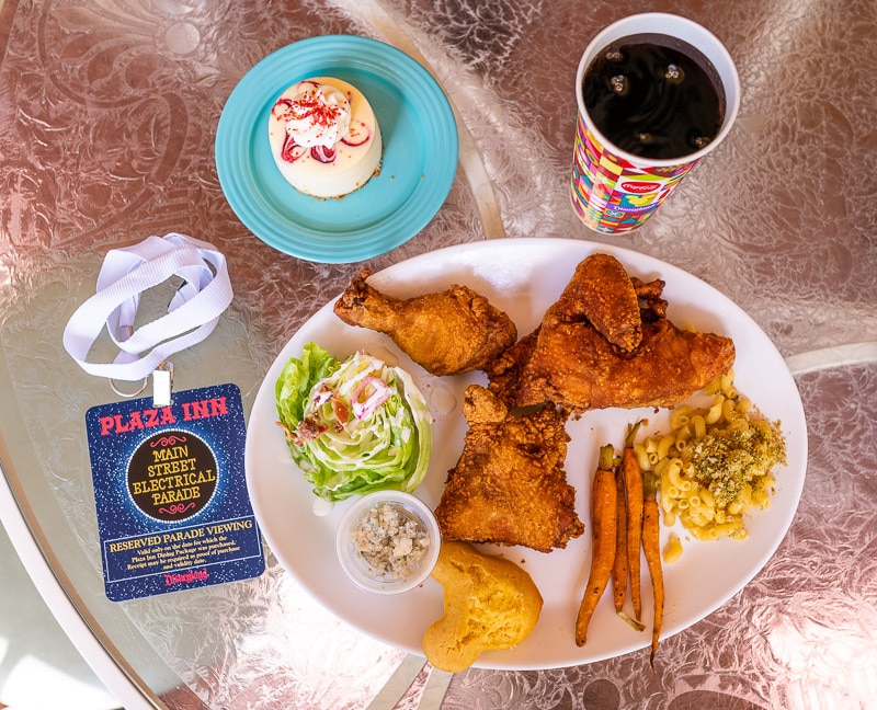 Review: Paint the Night Parade Plaza Dining Package